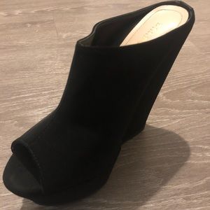 Bamboo Nubuck Mule Peeptoe Wedge